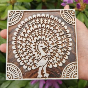 18. Indisk trästämpel Påfågel