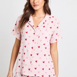 boohoo Dam Alla hjärtans dag Blandad Hjärtmönster Texturerad Kortärmad Skjorta & Kort Pyjamas Set | Pink | Storlek 44